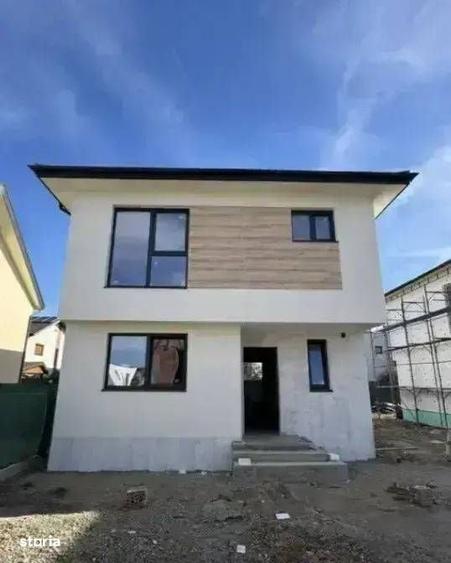 Casă cu 4 camere în Odăile