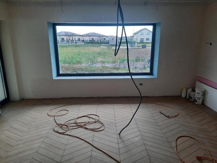 Casă individuală cu 6 camere cu Canalizare în Gulia