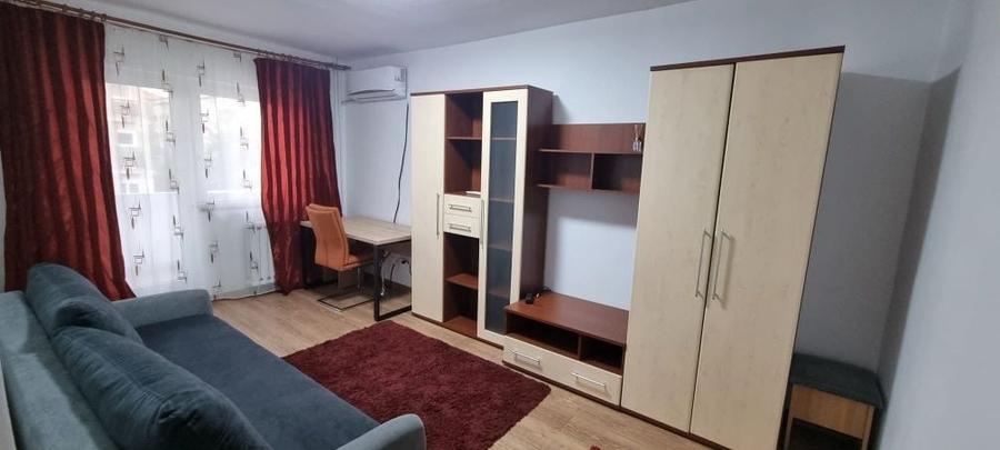 Garsonieră decomandată în Exterior Vest