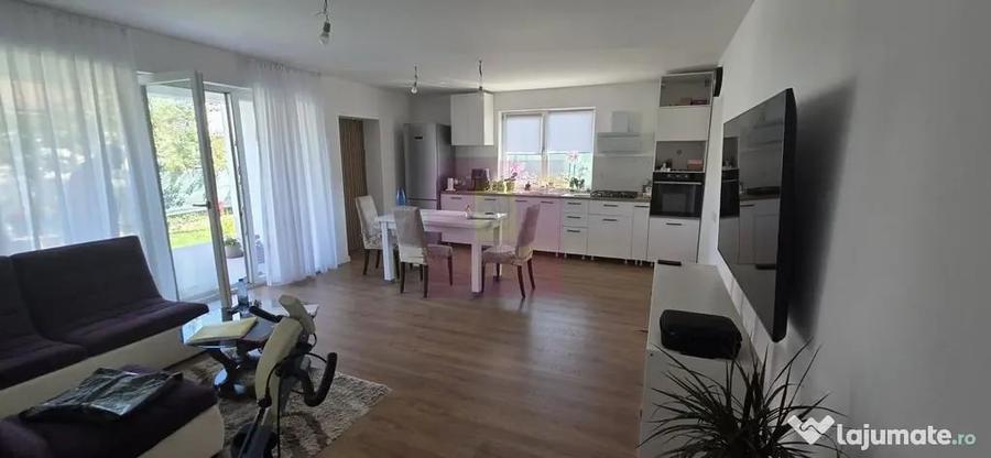 Casă cu 4 camere cu Teren 497 Mp în Central