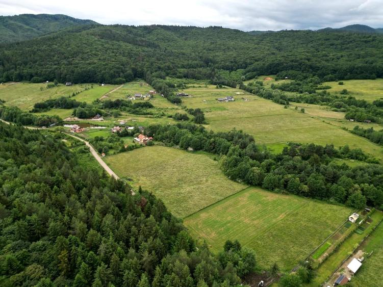 Teren extravilan de 3291 mp, în Vulcan