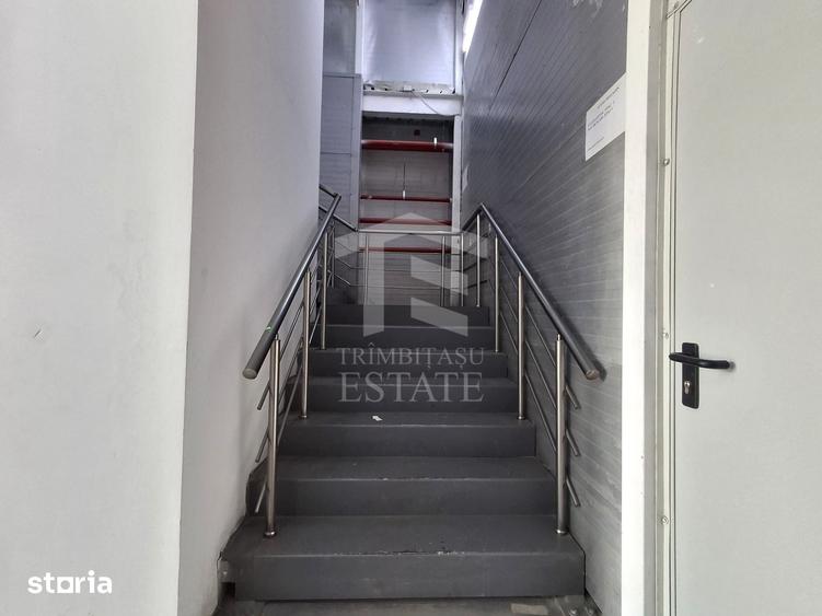Spațiu comercial, de 900 mp, în Ștefăneștii de Jos