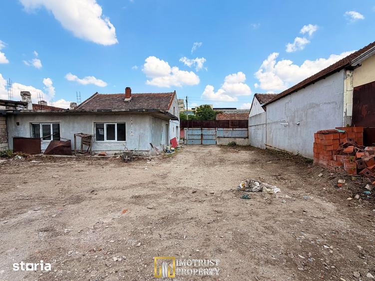 Casă cu 6 camere cu Teren 720 Mp în Șega