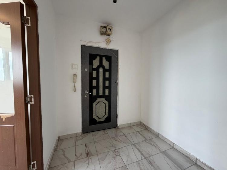 Apartament cu 2 camere semidecomandat în Fundeni