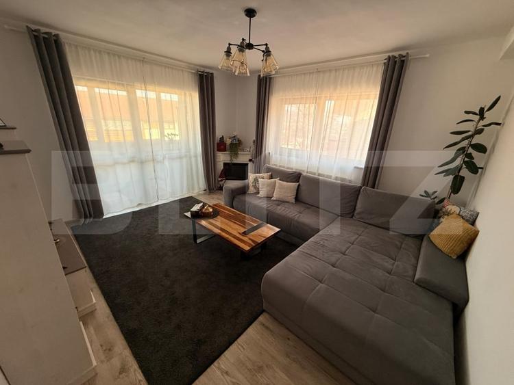 Apartament cu 3 camere decomandat, mobilat în Sânpetru