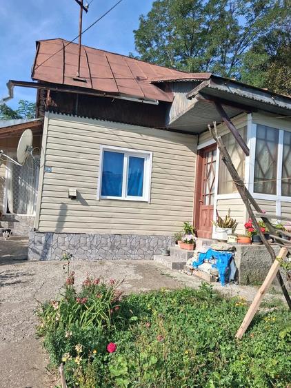 Casă cu 4 camere cu Teren 1100 Mp în Central