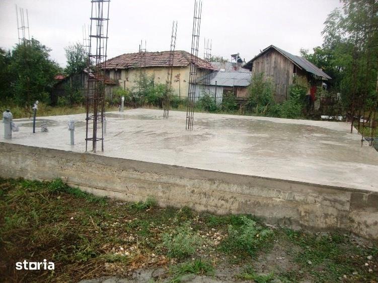 Casă cu 2 camere cu Teren 1945 Mp în Crângurile