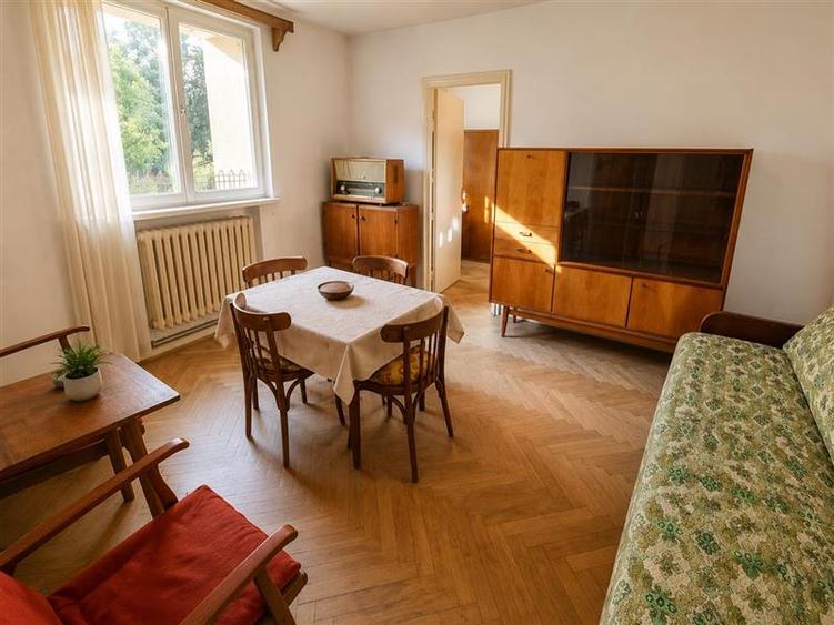 Apartament cu 2 camere nedecomandat, mobilat în Libertății