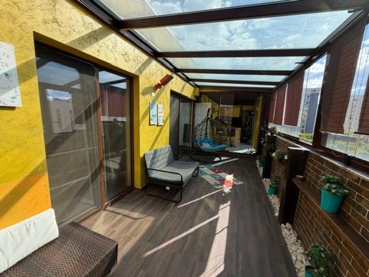 Apartament cu 3 camere semidecomandat în Nerva Traian