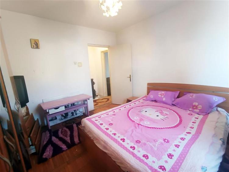 Apartament 2 camere in zona ultracentrala Moldova Noua - 9