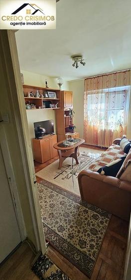 Apartament cu 3 camere decomandat în Micro IV