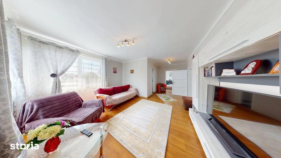 Casă cu 4 camere cu Teren 1280 Mp în Valea Aurie