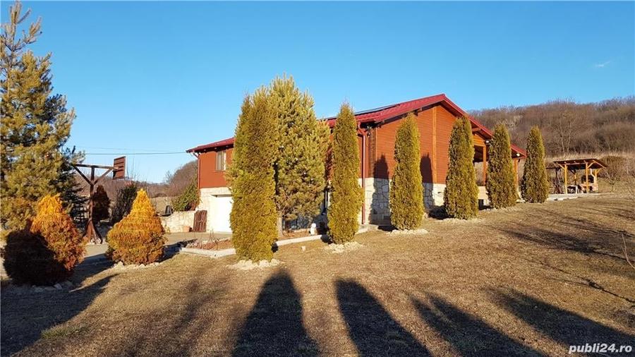 Casă cu 5 camere cu Teren 5600 Mp în Stejaru