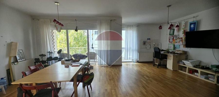 Apartament cu 3 camere decomandat, mobilat în Central