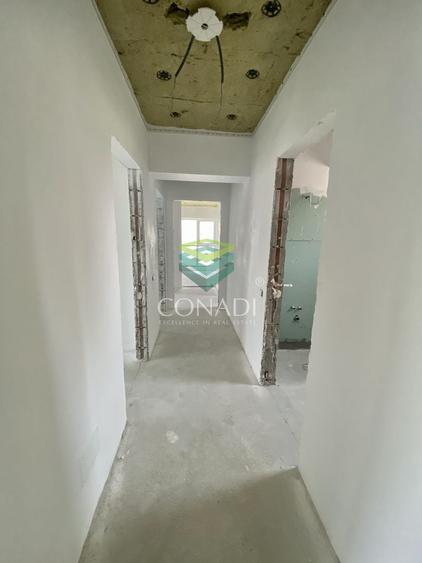 Apartament cu 4 camere decomandat în Cotroceni