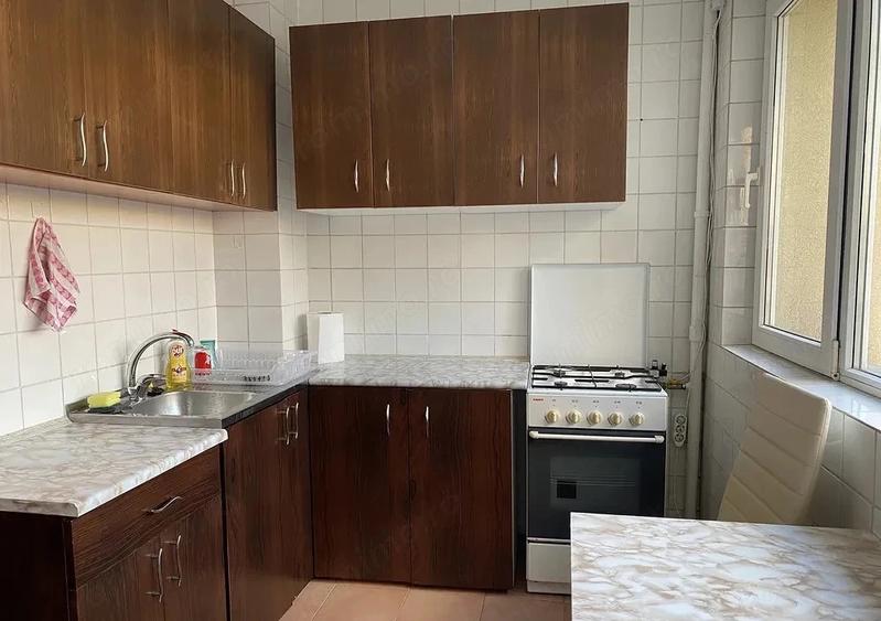 Apartament cu 2 camere semidecomandat, mobilat în Iancului