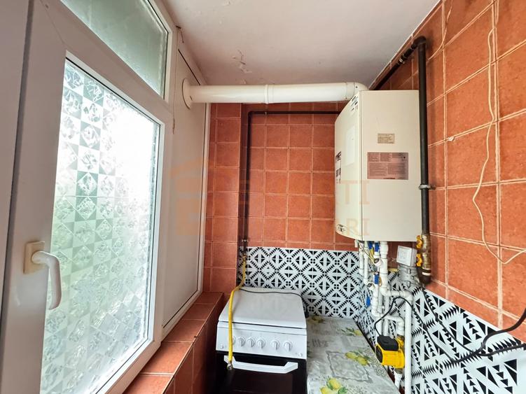 Apartament cu 2 camere decomandat în CET