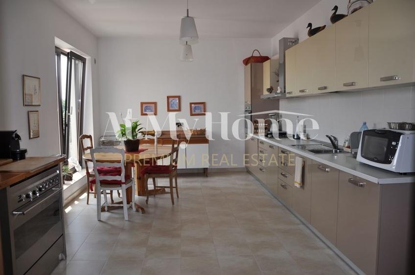 Apartament cu 4 camere decomandat în Kiseleff