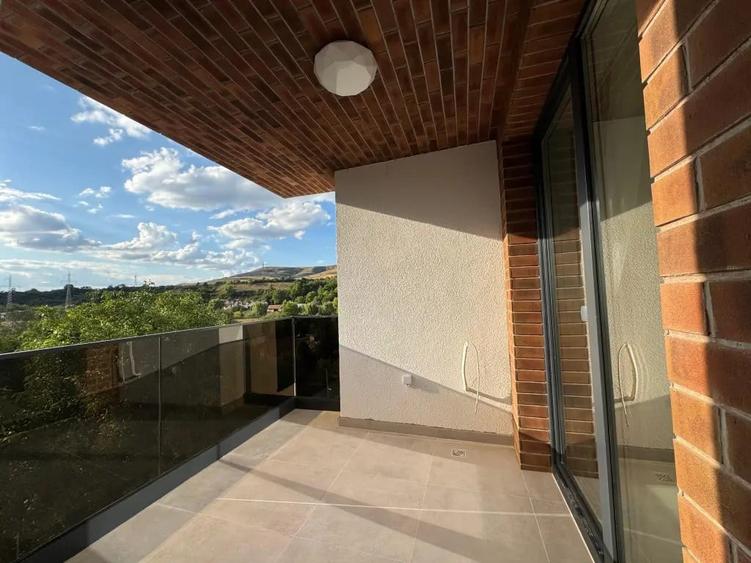 Apartament cu 2 camere semidecomandat în Florești