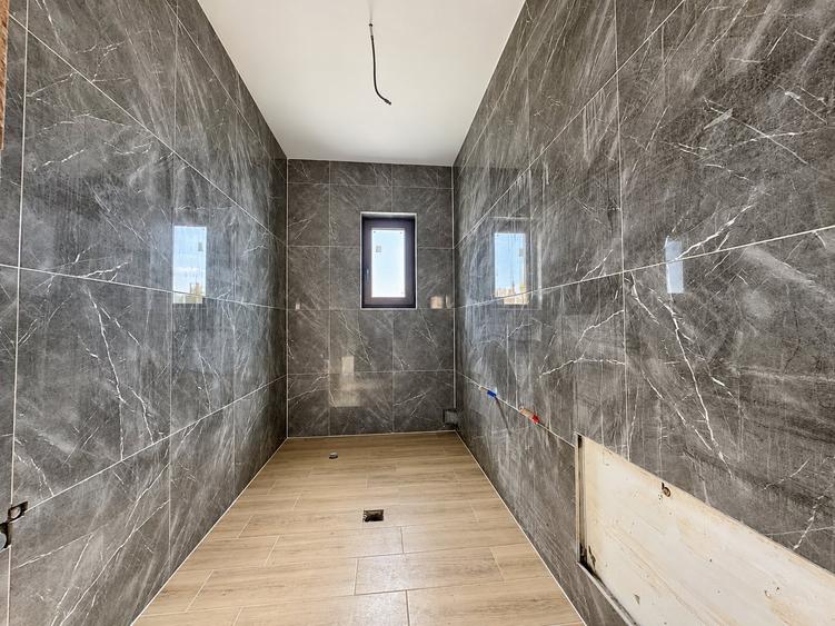 Casă individuală cu 5 camere cu Teren 323 Mp în Berceni