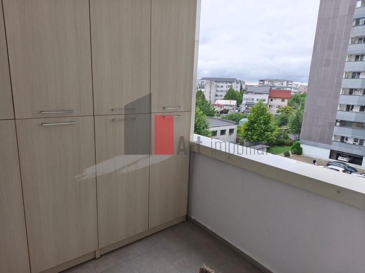 Apartament cu 2 camere semidecomandat, mobilat în Metalurgiei