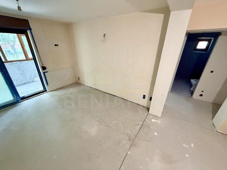Apartament cu 3 camere decomandat în Brazda lui Novac