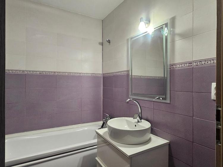 Duplex cu 5 camere cu Canalizare în Vest