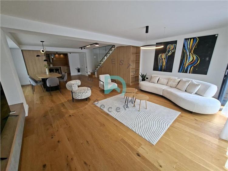 Apartament cu 4 camere decomandat în Drumul Poienii