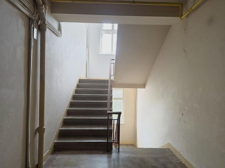 Apartament cu 2 camere nedecomandat în Brașovul Vechi