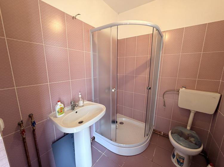 Casă individuală cu 2 camere cu Canalizare în Moșnița Nouă