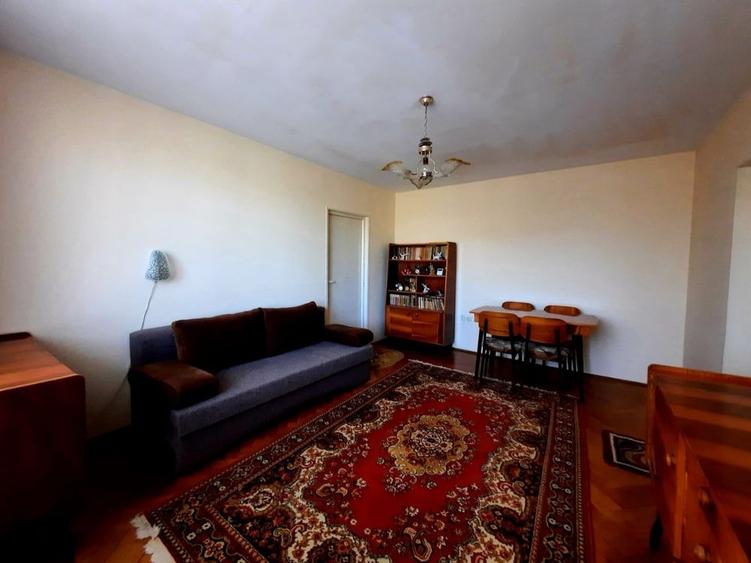Apartament cu 2 camere decomandat în Podgoria