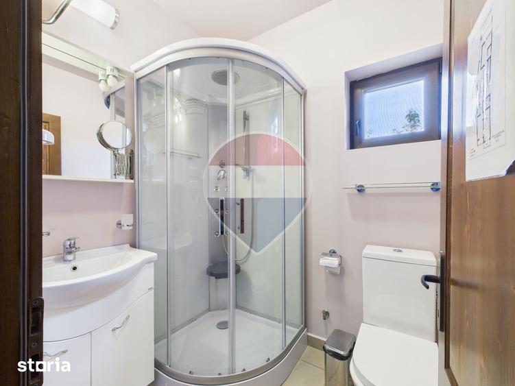 Casă cu 7 camere cu Teren 427 Mp în Limanu