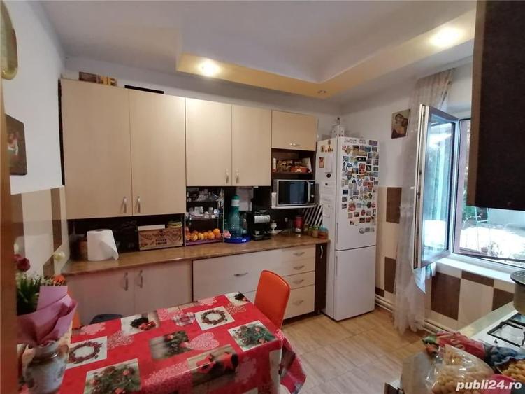 Casă cu 5 camere cu Teren 550 Mp în Central