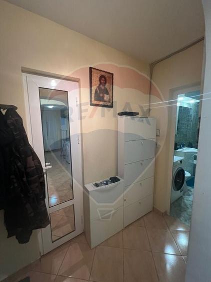 Apartament cu 2 camere decomandat, mobilat în Sud-Vest
