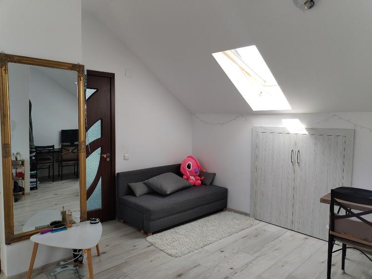 Apartament cu 2 camere semidecomandat în Florești