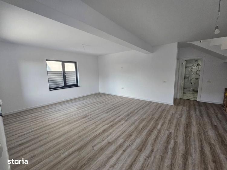 Casă cu 4 camere în Craiovei