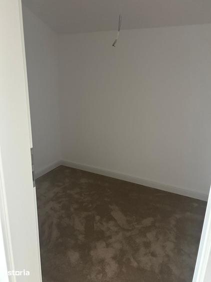 Casă cu 6 camere cu Teren 465 Mp în Giroc