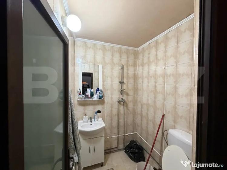 Apartament cu 4 camere decomandat în Central