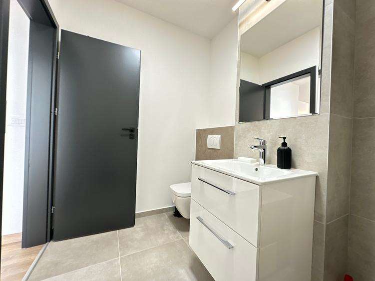Apartament cu 2 camere decomandat în Circumvalațiunii