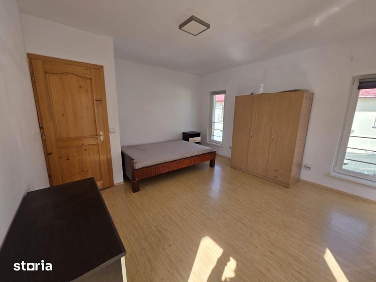 Casă cu 4 camere cu Teren 350 Mp în Florești