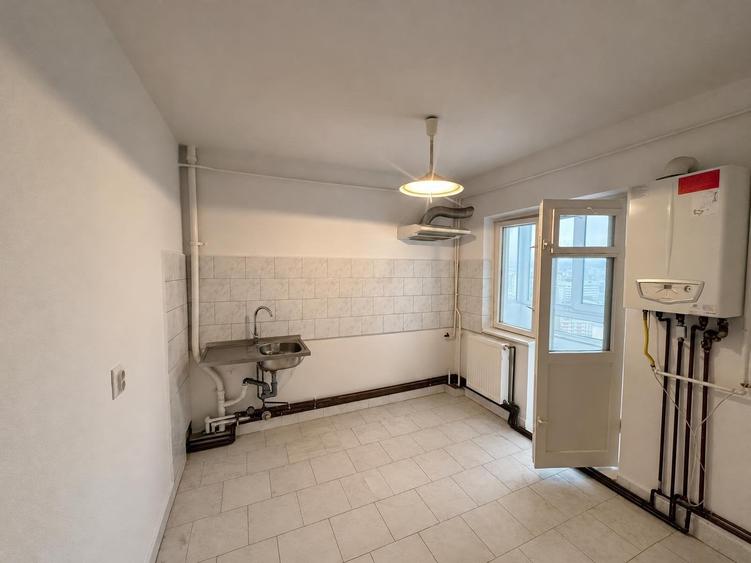Apartament cu 4 camere decomandat în Oancea