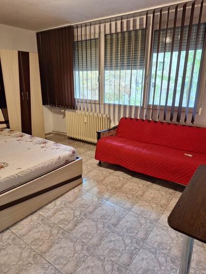 Garsonieră decomandată în Colentina
