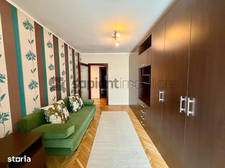 Apartament cu 3 camere decomandat în Cetății