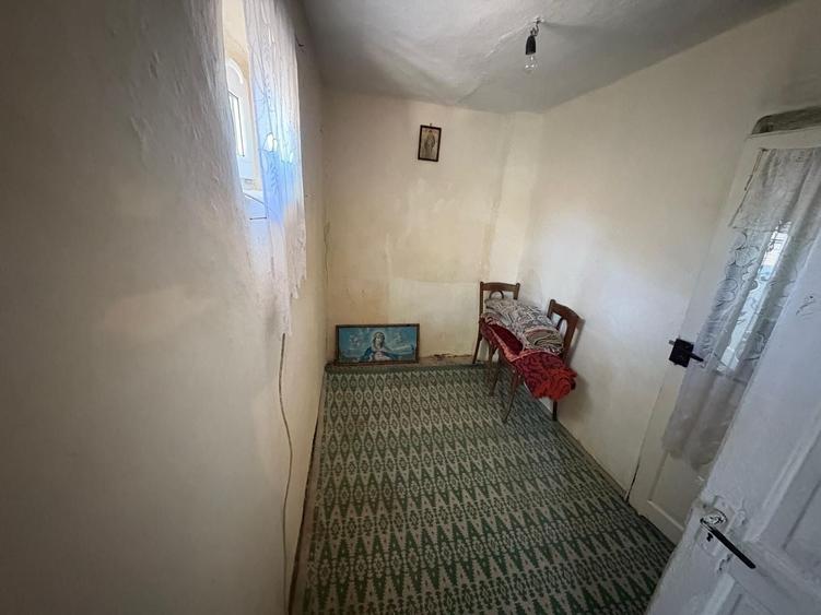 Casă individuală cu 6 camere cu Canalizare în Fundeni