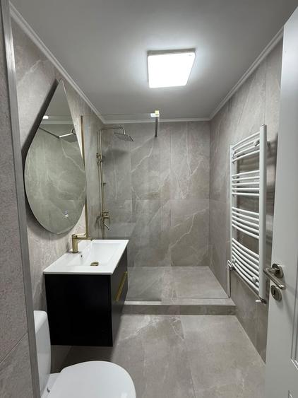 Apartament cu 3 camere decomandat în Crângași