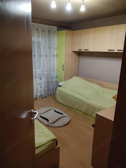 Apartament cu 3 camere decomandat în Girocului