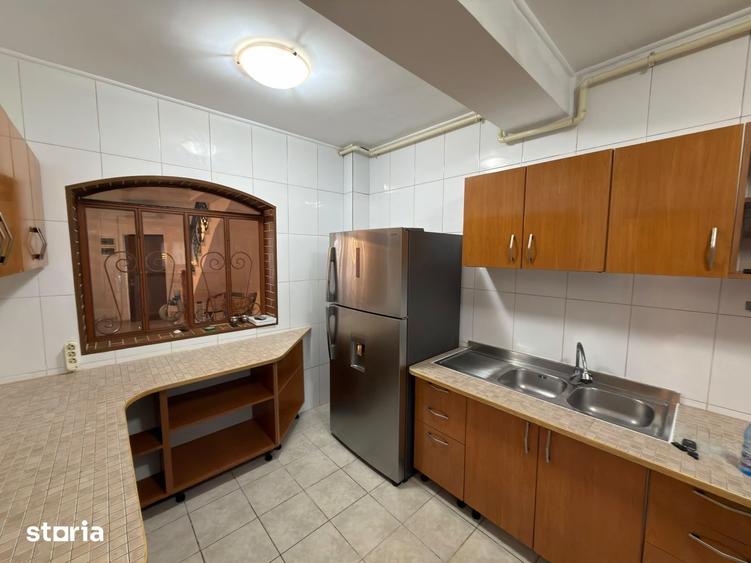 Casă cu 5 camere cu Teren 280 Mp în 1 Mai