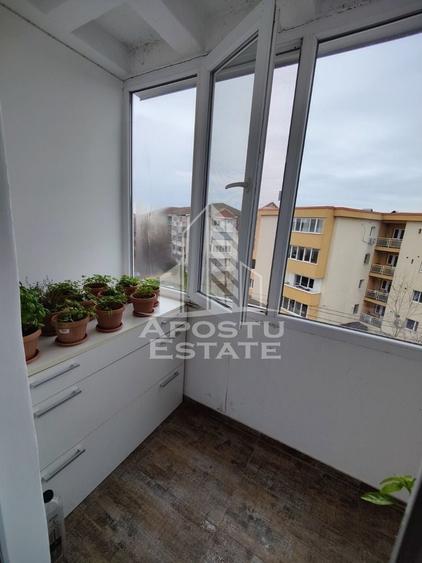 Apartament cu 4 camere decomandat, mobilat în Girocului