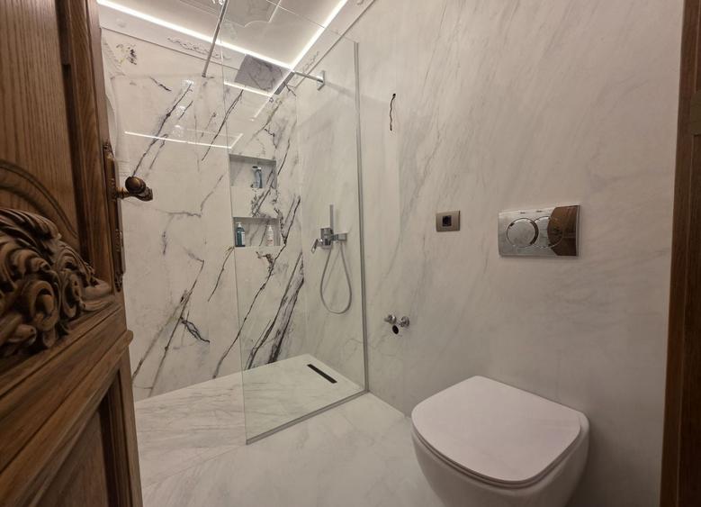 Apartament cu 4 camere decomandat în Aviației