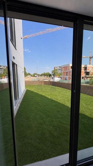 Apartament cu 3 camere decomandat, mobilat în Sisești